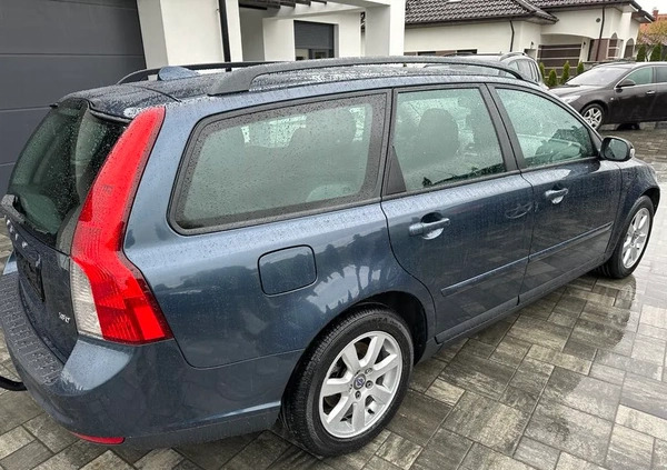 Volvo V50 cena 15900 przebieg: 320000, rok produkcji 2008 z Sława małe 529